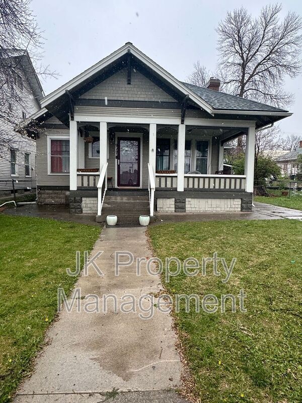 Primary Photo - 917 2nd Ave N
