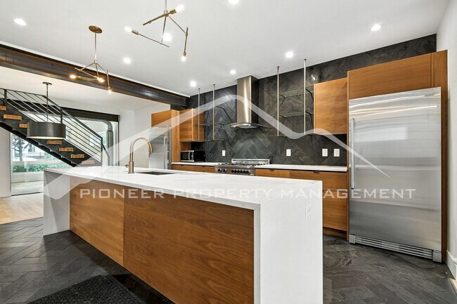 Photo - Stunning Home with Washer/Dryer and Centra...