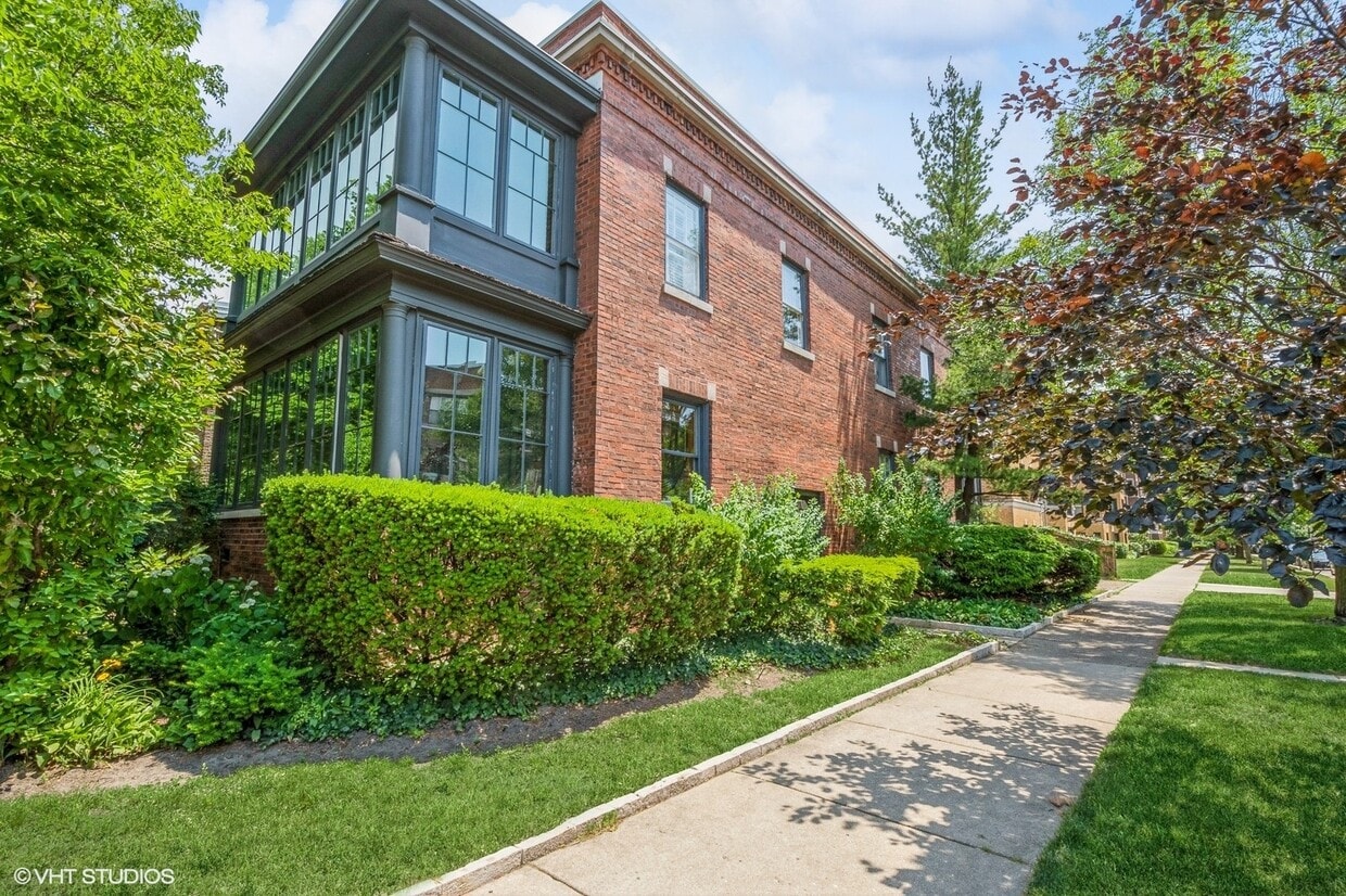 Primary Photo - 621 Hinman Ave
