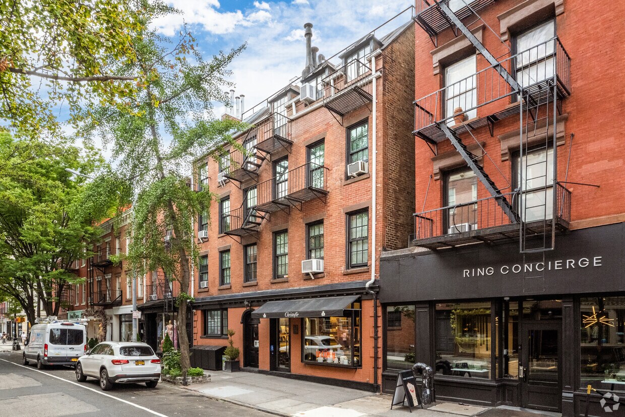 Northeast Corner - 396 Bleecker St
