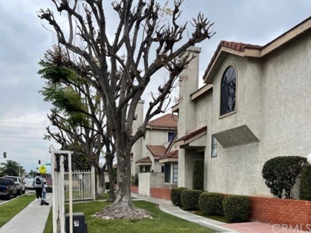 Foto principal - 544 N Orange Ave
