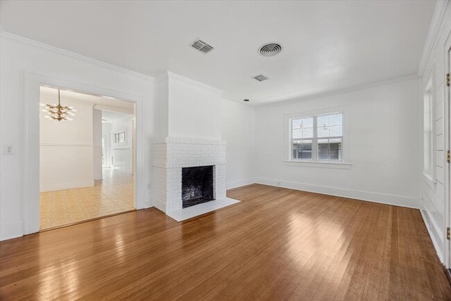 Building Photo - 3300 Harris Park Ave