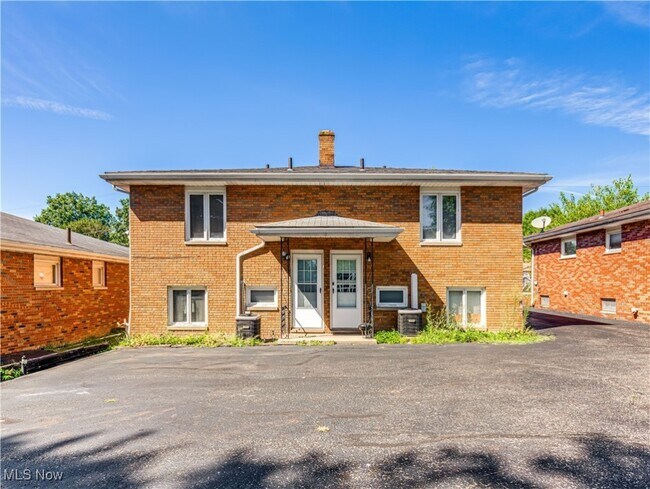Foto del edificio - 1038 Saxon Ave