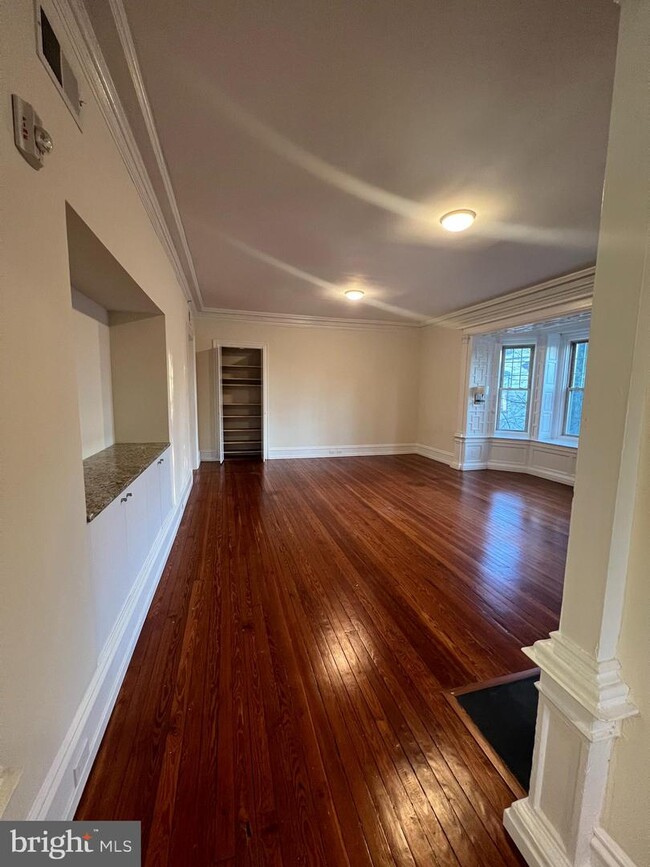 Foto del edificio - 143 W Walnut Ln