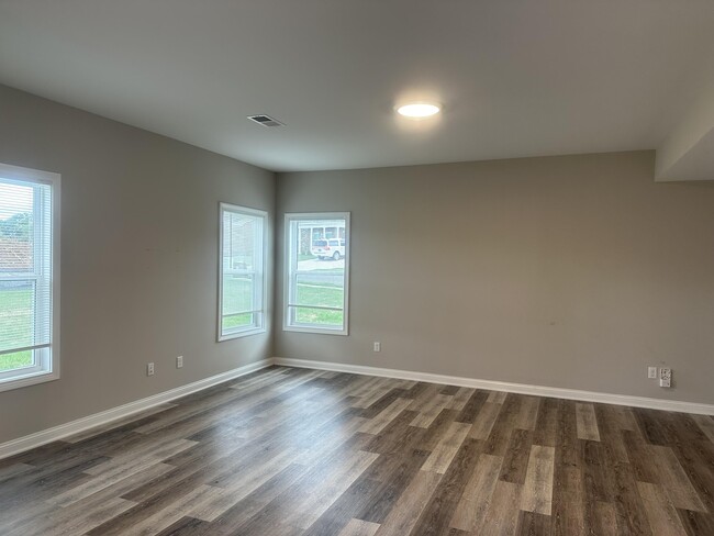 Building Photo - 100 Cammy Ct