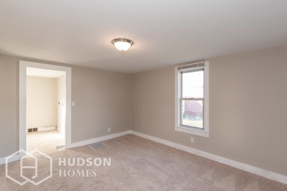 Building Photo - GET $500 OFF 1st FULL MONTH's RENT! - 409 ...