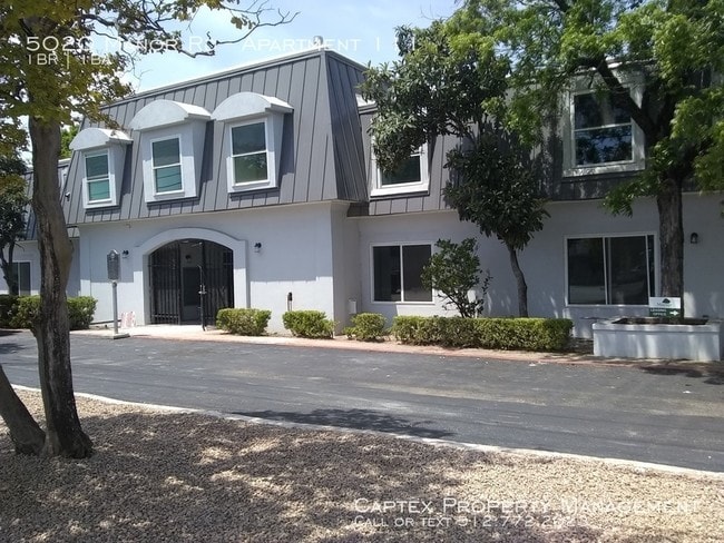 Building Photo - 5020 Manor Rd