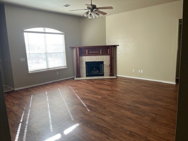 Foto del edificio - Check out this amazing home for rent