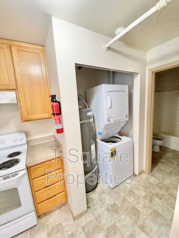Foto del edificio - 717 Cedar Ave