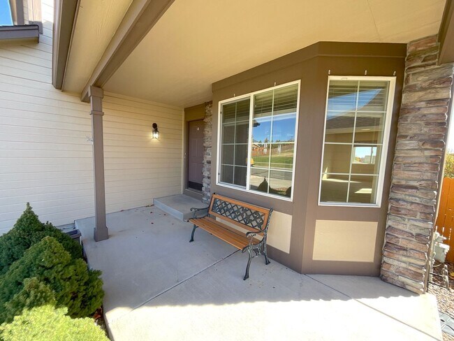 Foto del edificio - 4 Bedroom Home Available Near Barnes Rd & ...