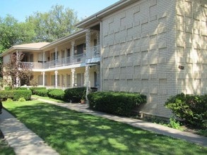 Building Photo - 725 Busse Hwy