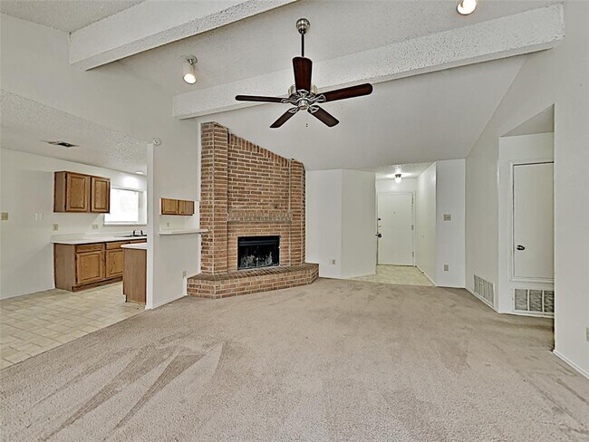 Building Photo - 10016 Bugle Dr