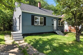 Building Photo - 821 S Woodlynn Rd