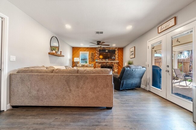 Building Photo - 1741 McComb Ave