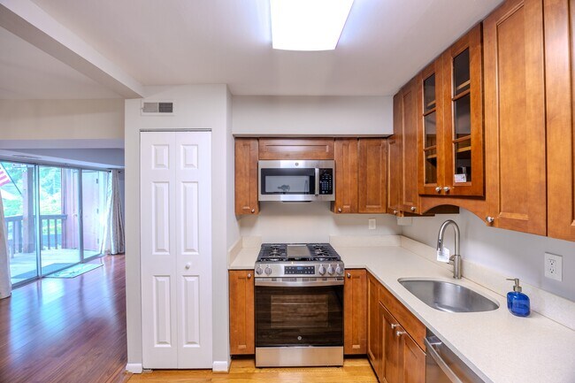 Foto del edificio - 755 Fairview Ave