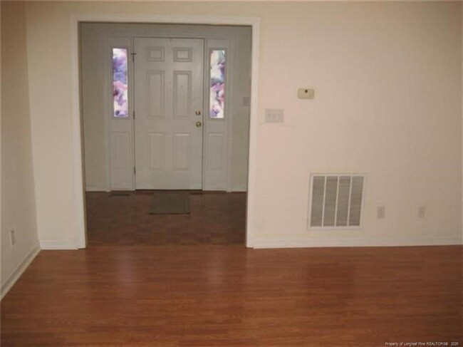 Building Photo - 125 Mosswood Dr