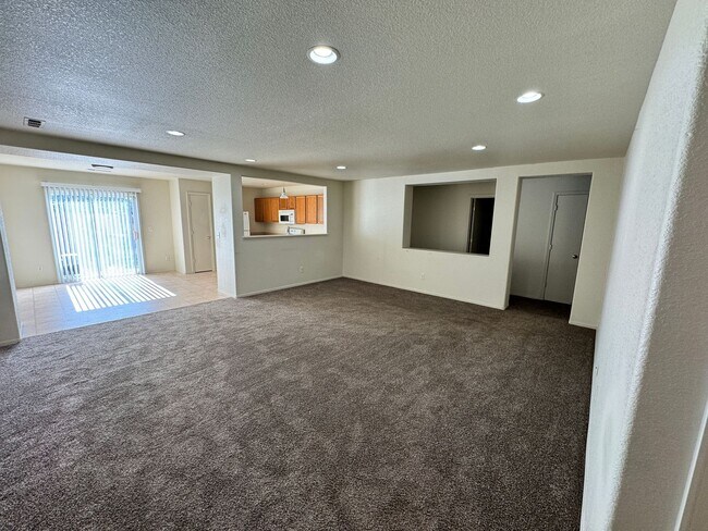 Building Photo - 9587 Autumn Leaf Way