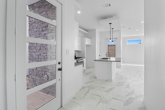 Foto del edificio - 2923 El Fenice Ln