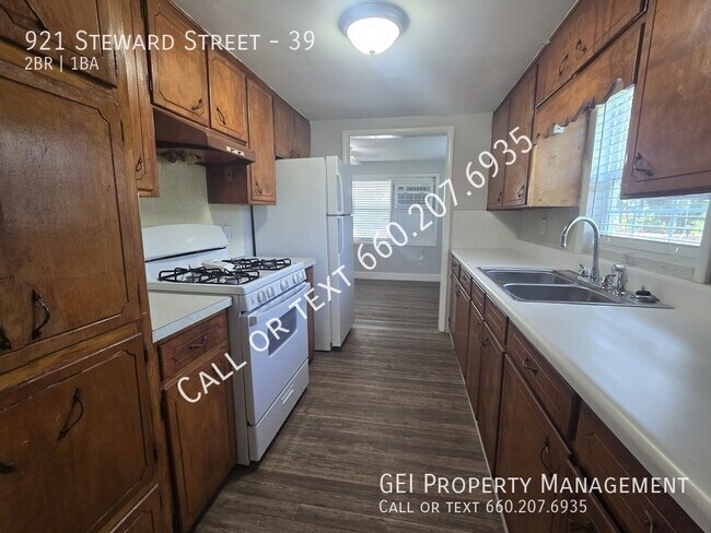 Foto del edificio - 921 Steward St