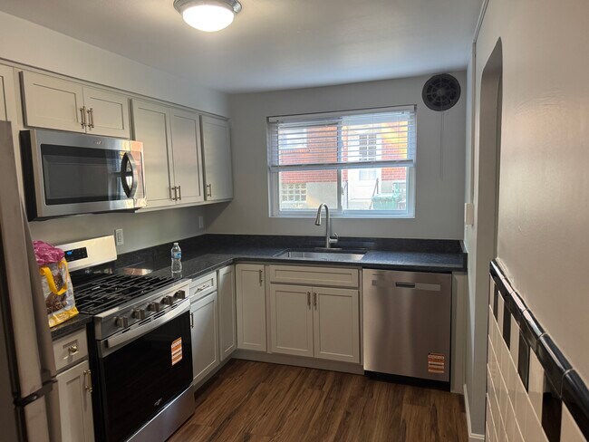Foto del edificio - 5735 Doerger Ln