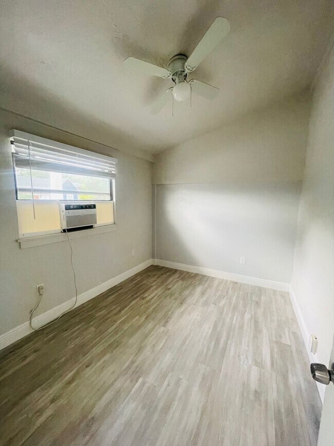 Foto del edificio - 1006 13th Ave W