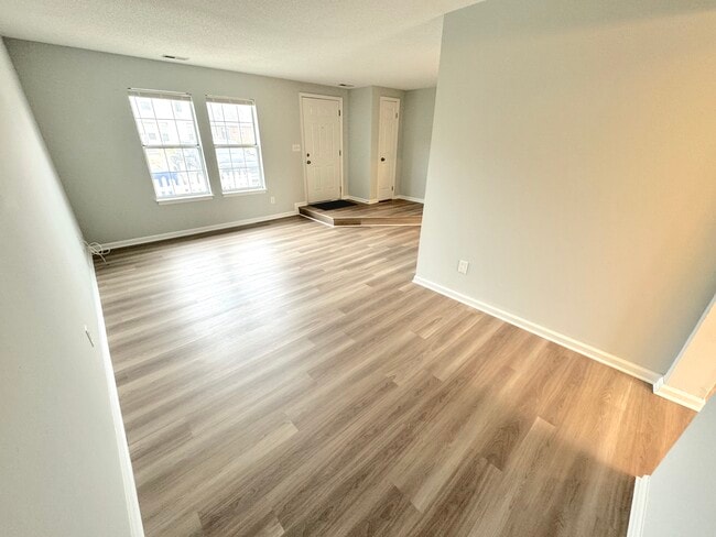 Building Photo - 700 Wolftrap Ln