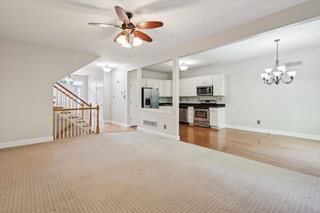 Foto del edificio - Lovely 2 Bed 2.5 Bath + a Loft Townhome in...