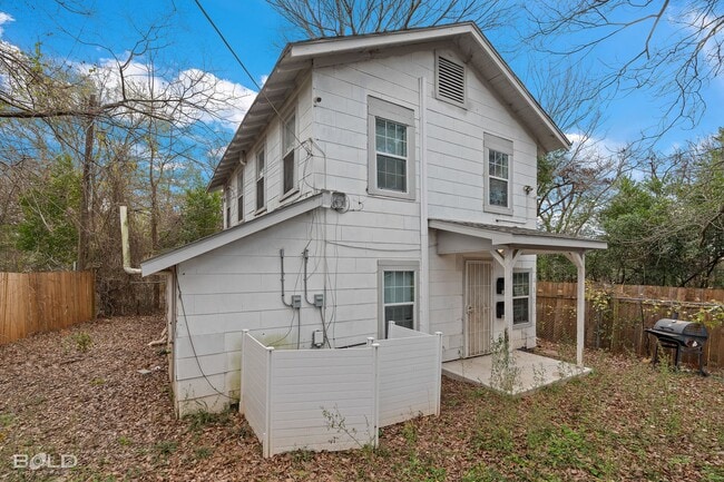 Building Photo - 3215 Penick St