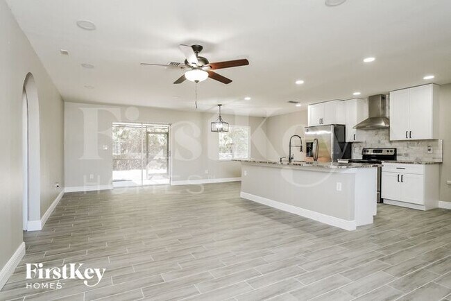 Foto del edificio - 18001 Laurel Valley Rd