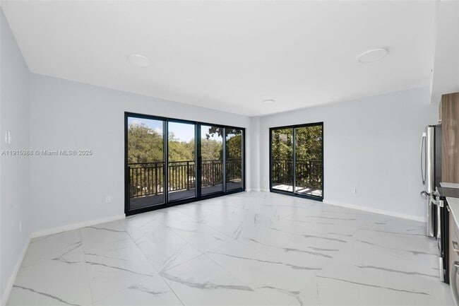 Foto del edificio - 840 NE 130th St