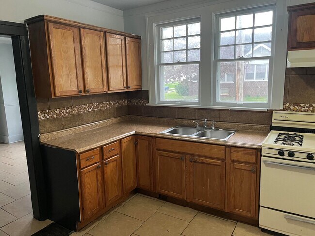 Foto del edificio - 201 Conron-E