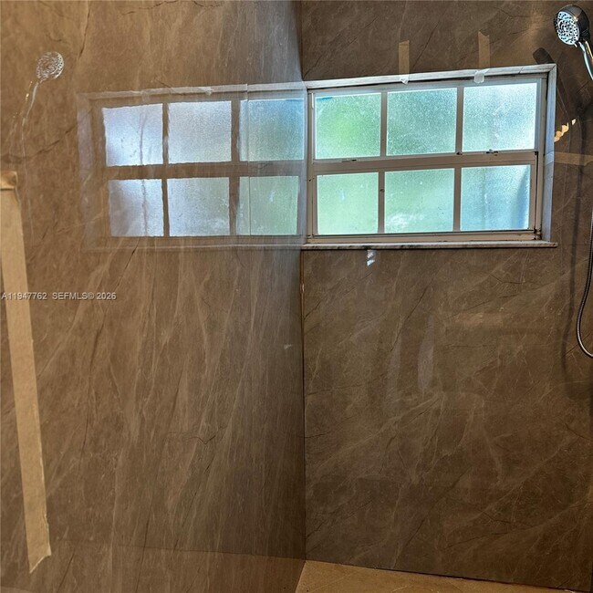 Foto del edificio - 732 Moffett St