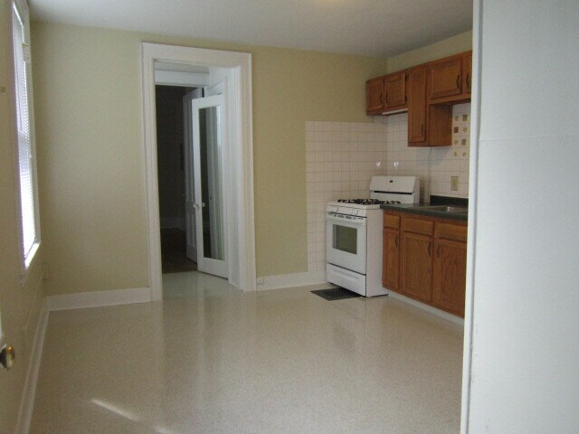 Building Photo - 204 Leavenworth Ave