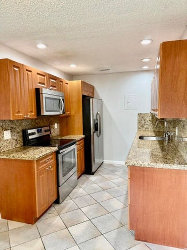 Foto del edificio - 3741 NW 84th Ave