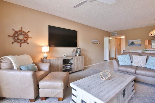 Foto del edificio - 1624 Stickney Point Rd
