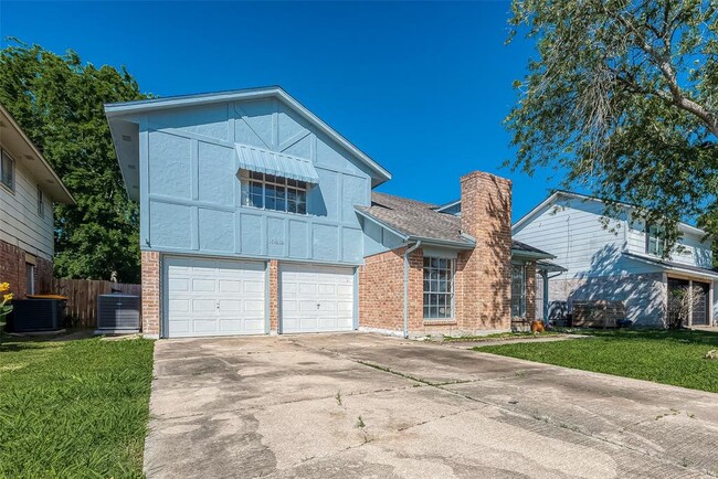 Building Photo - 10819 Sageriver Dr