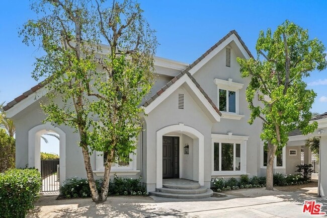 Building Photo - 16802 Cll De Sarah