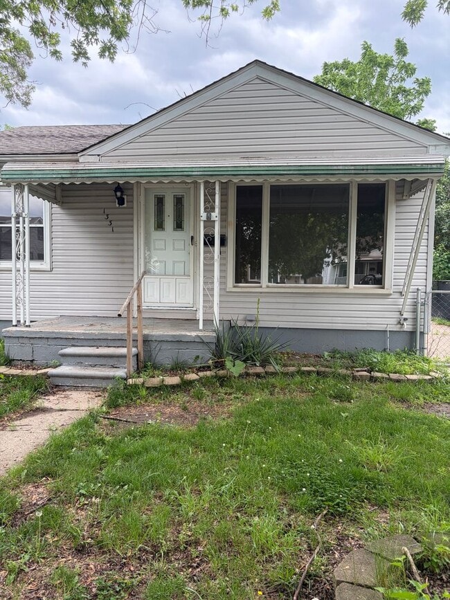 Building Photo - 1331 Pingree Ave