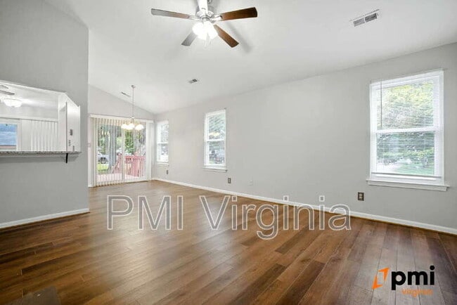Foto del edificio - 235 Abingdon Cir