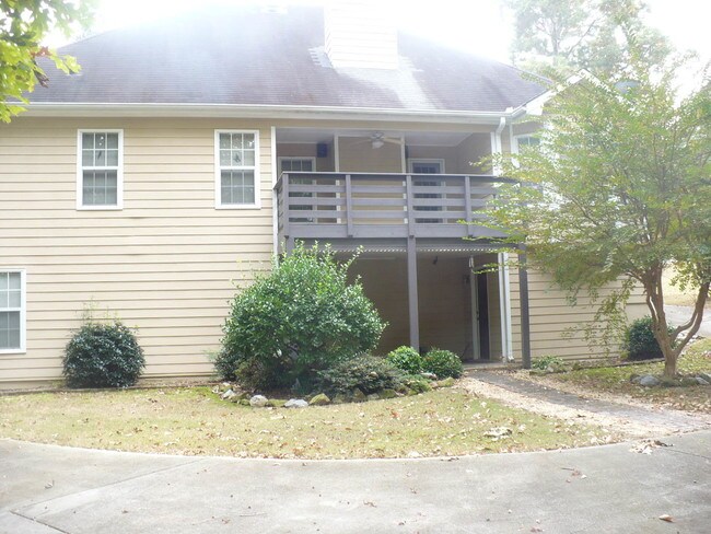 Building Photo - 2980 Cove Crossing Dr
