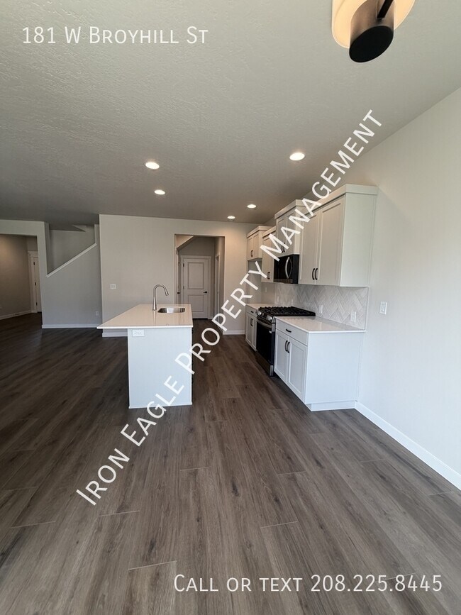 Foto del edificio - 181 W Broyhill St