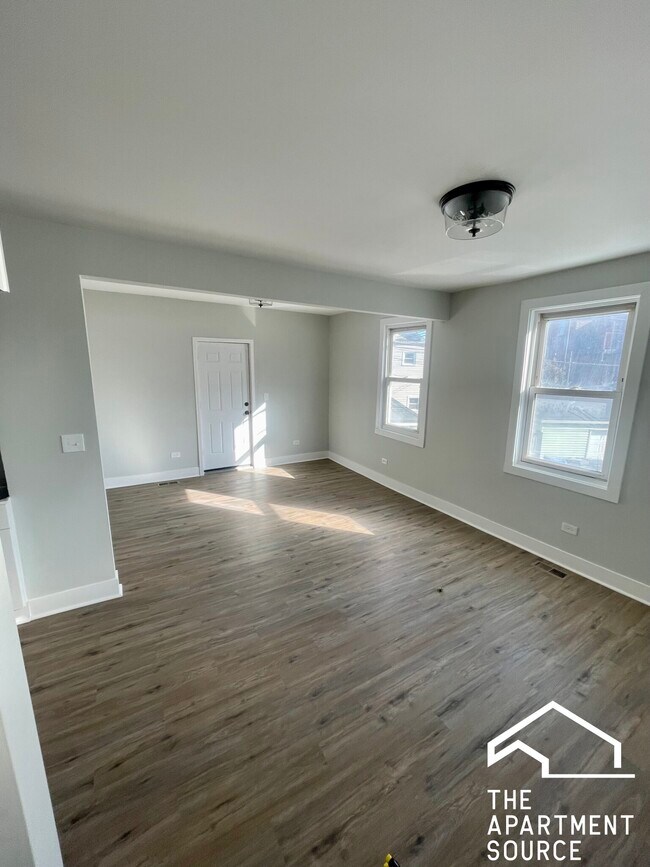 All New Pilsen 3 Bed 2 Bath Duplex Garage... Apartment for Rent in