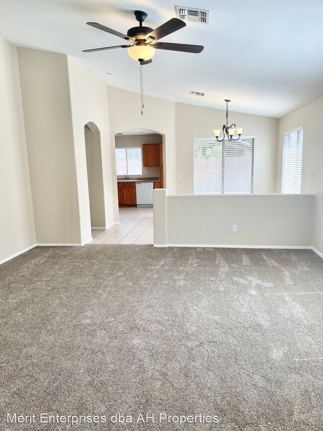 Foto del edificio - 4 br, 3 bath House - 12517 W GRANT ST