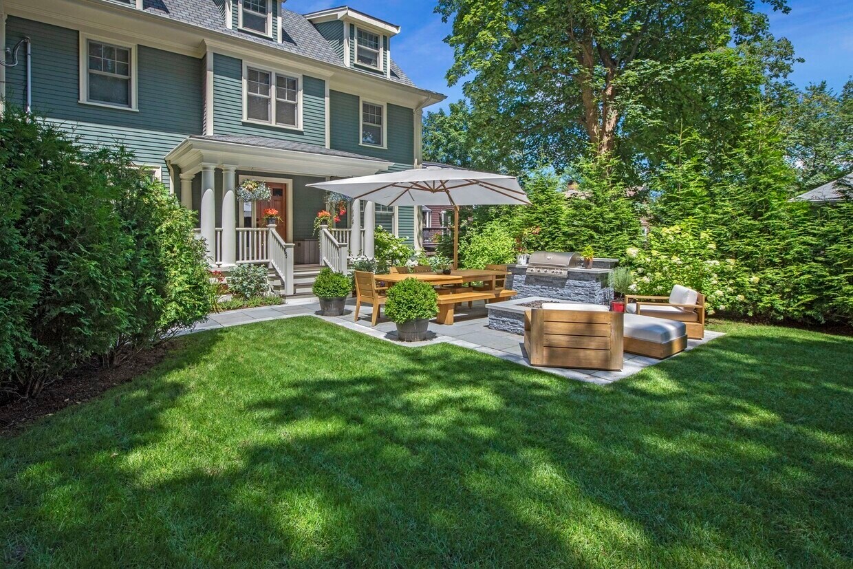 Primary Photo - 58 Waverley Ave