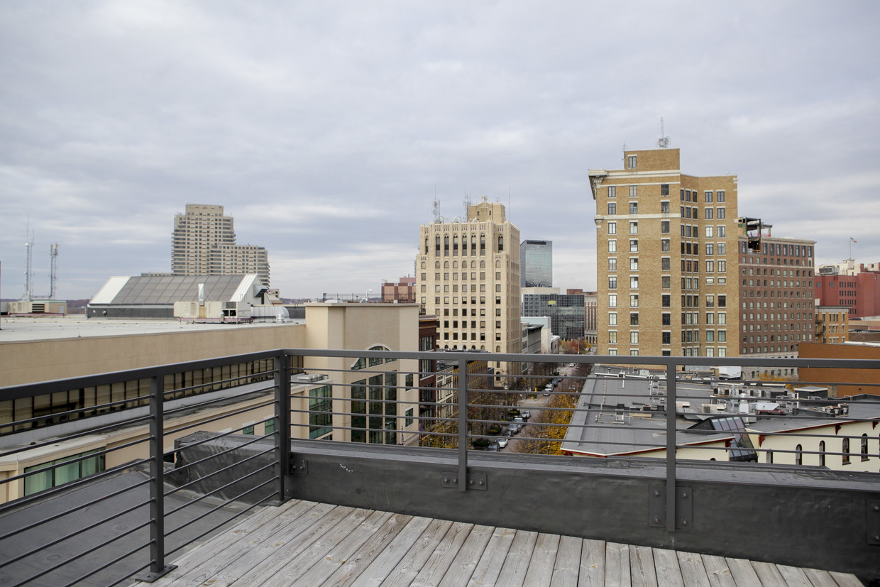 Primary Photo - Lofts at the Kendall