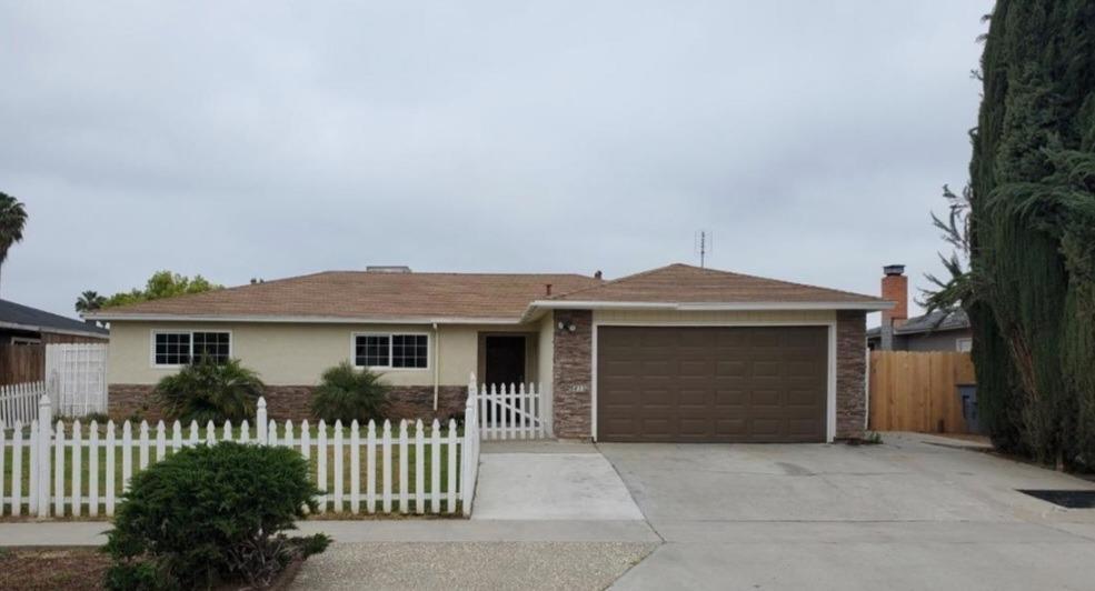 5833 E Pontiac Way, Fresno, CA 93727 House Rental in Fresno, CA