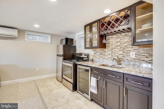 Foto del edificio - 905 Quackenbos St NW