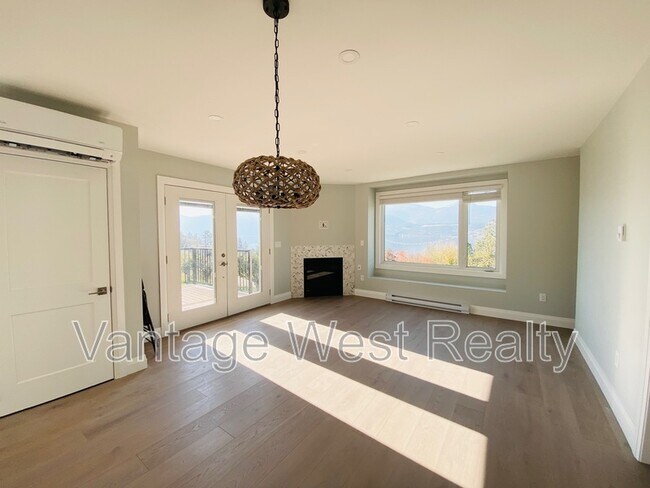 Photo du bâtiment - 17181 Juniper Cove Rd