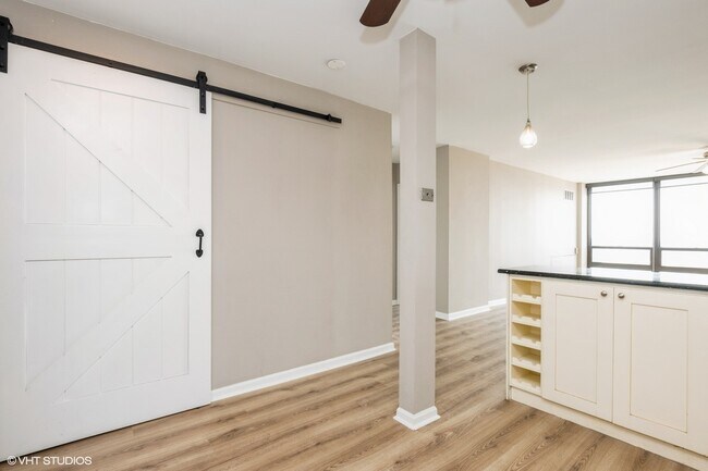 Foto del edificio - 1636 N Wells St