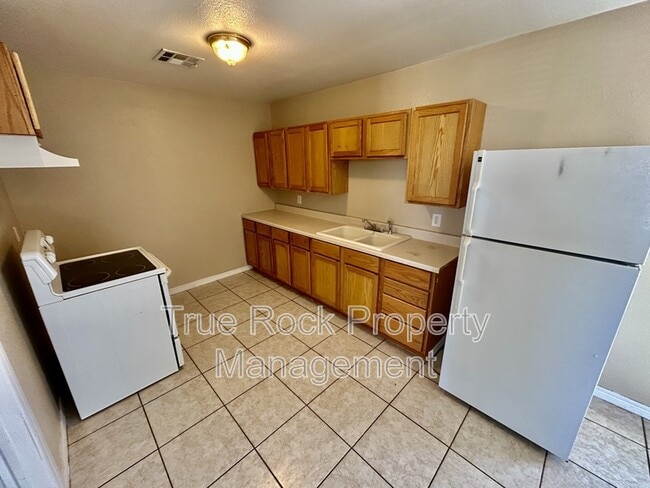 Foto del edificio - 218 E 14th St